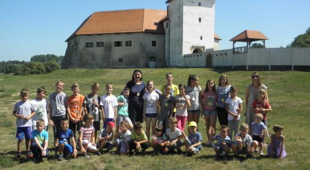 Etno igre održane ispod zidina Starog grada