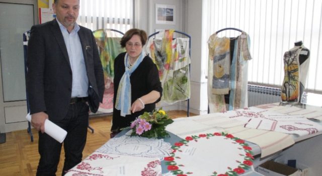 Klub žena Đurđevac svoju prvu godišnjicu proslavio otvorenjem izložbe Oko, srce, ruka