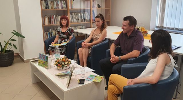 Predstavljena slikovnica Priča jedne pčelice