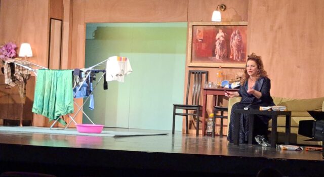 Kazališna predstava, drama “Moderni oblici patnje” mlade autorice Dine Vukelić