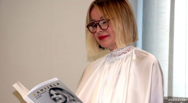 Održana promocija autobiografske knjige “Tuširanje duše” poznate pjevačice Danijele Martinović