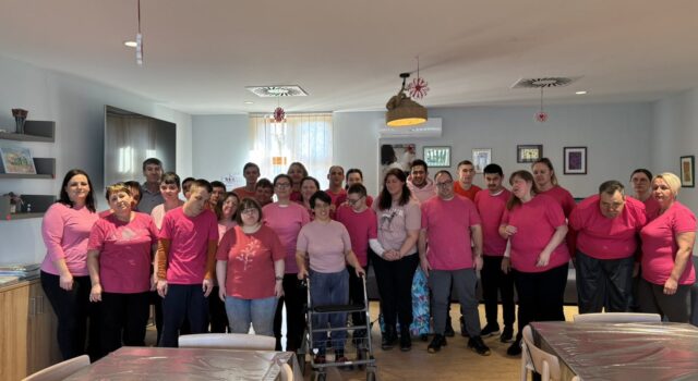 DAN RUŽIČASTIH MAJICA