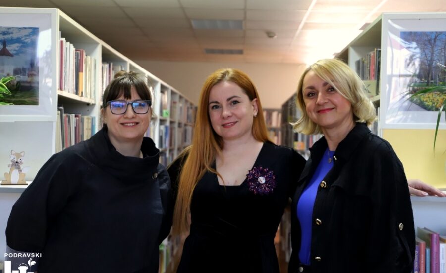 Uoči Noći knjige u Gradskoj knjižnici Đurđevac održan je susret s popularnom spisateljicom Innom Moore!